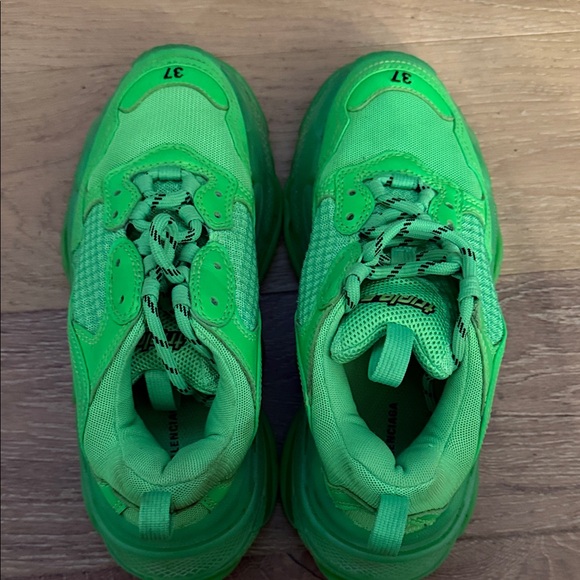 Shoes - Balenciaga Women’s Sneakers SZ 37